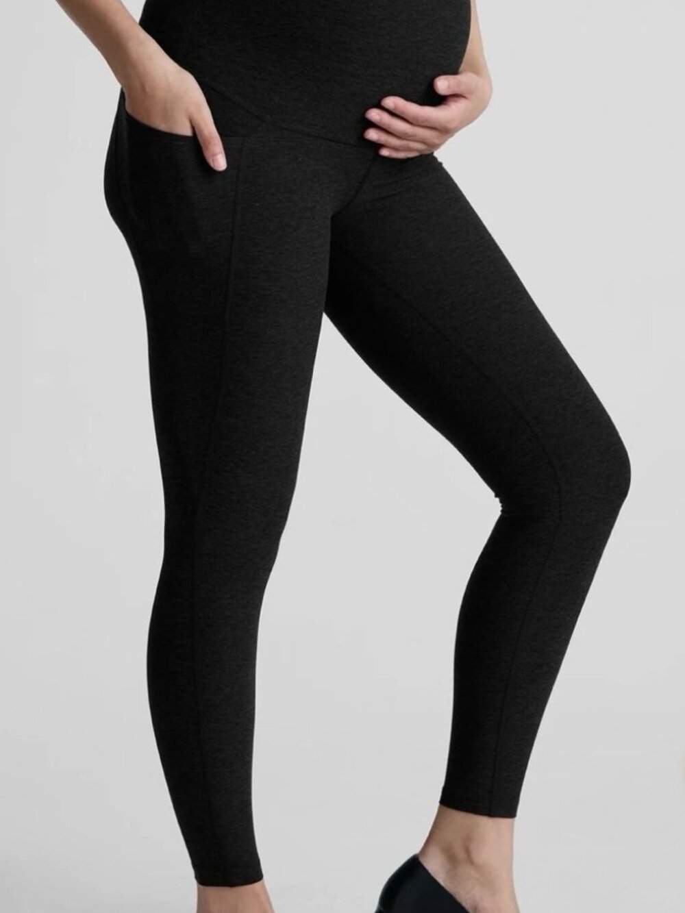 Beyond the Bump Black Spacedye Maternity Leggings with Pockets size Medium